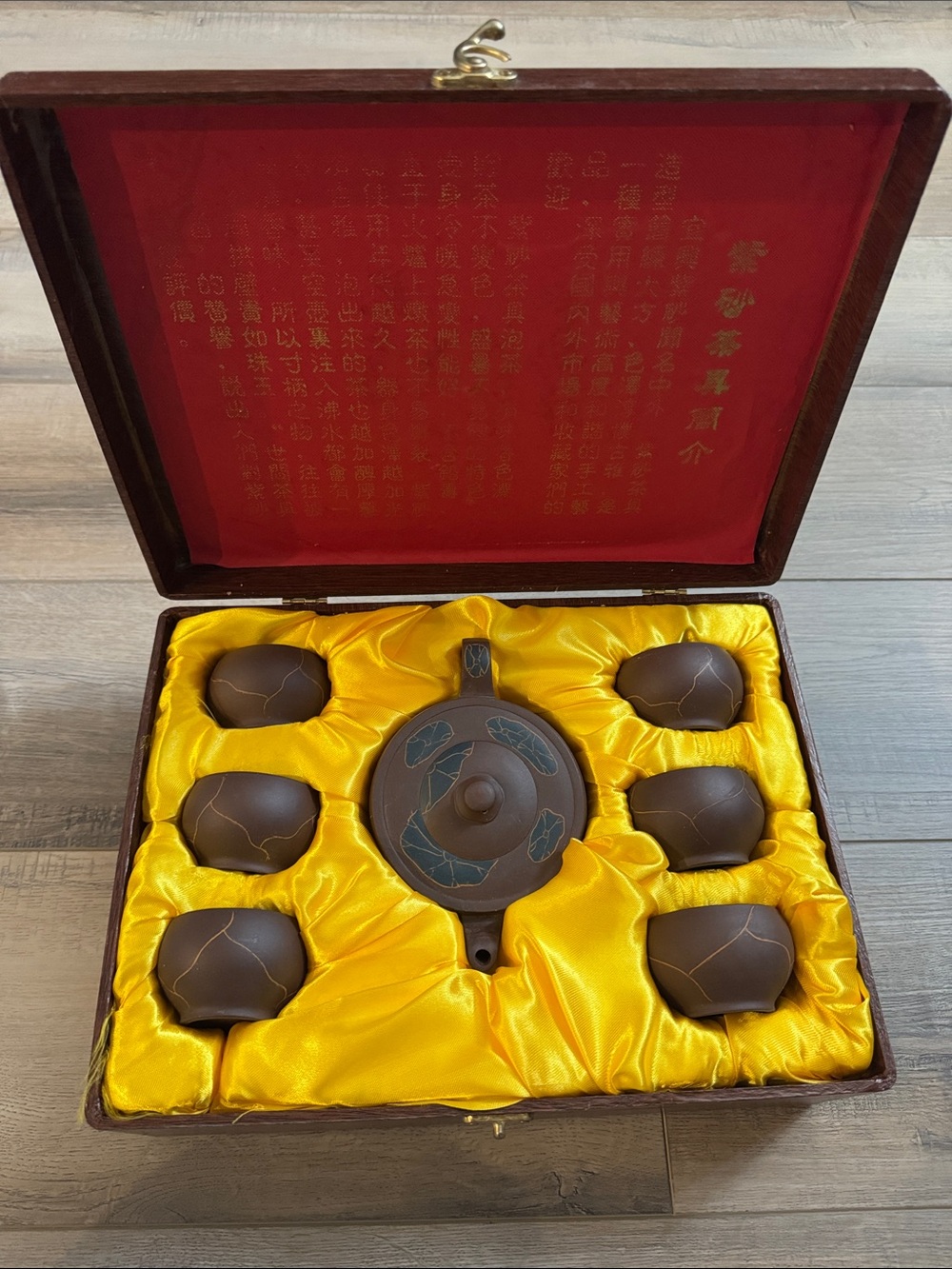 New Traditional Quality Ceramic Tea Set with Six Cups Casino Rama